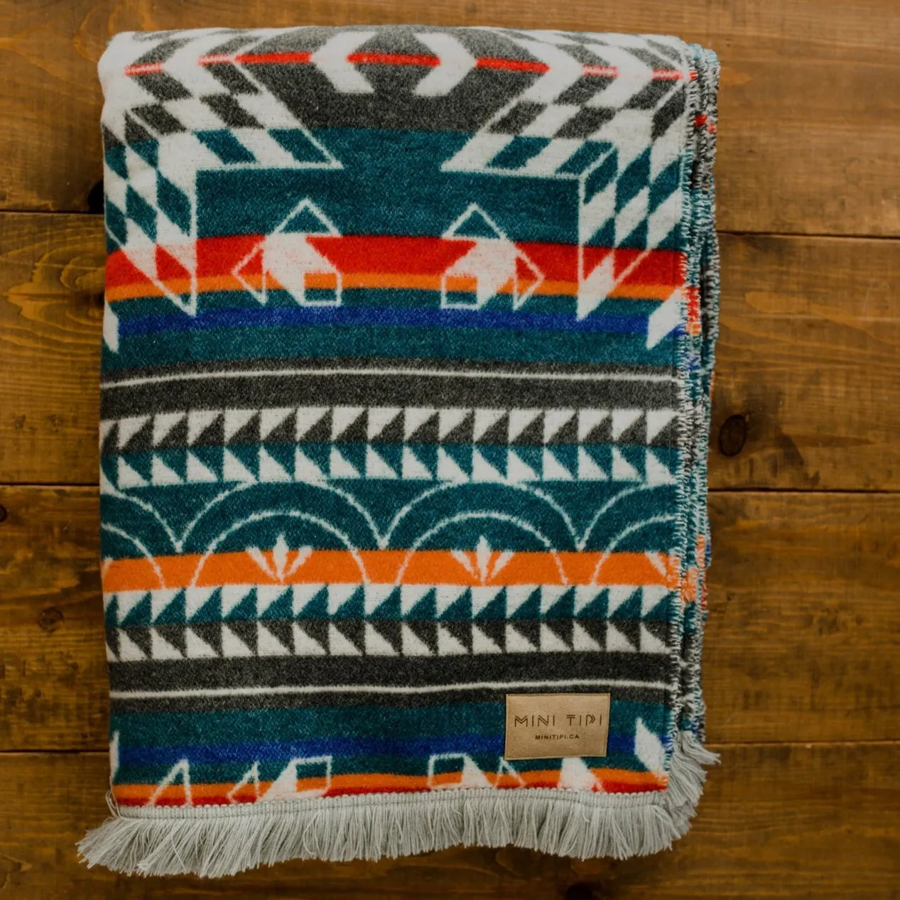 Nibi Reversible Blanket